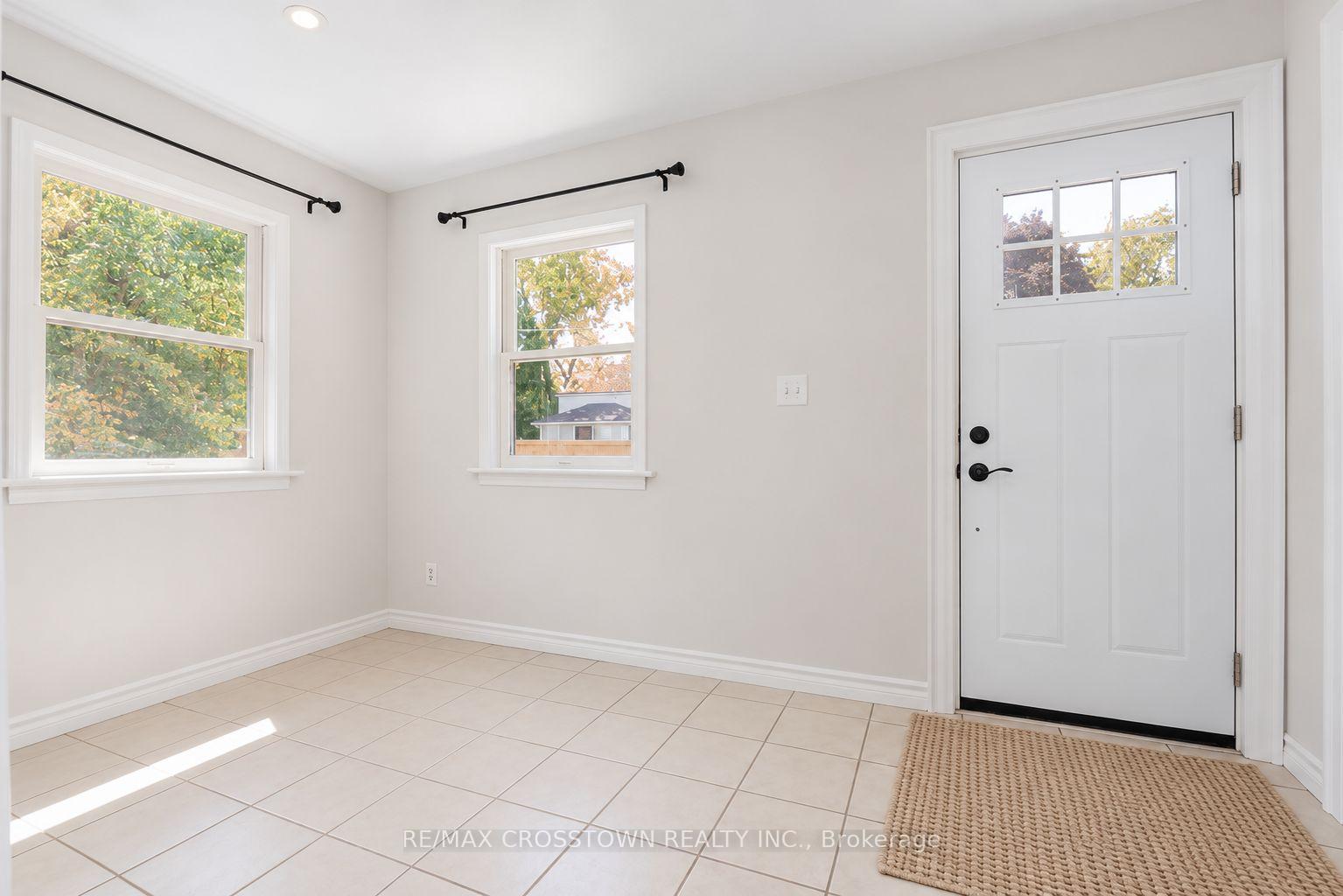 Photo 2 of Unit 1, 64 Bleeker Street, Orillia — HOMEH