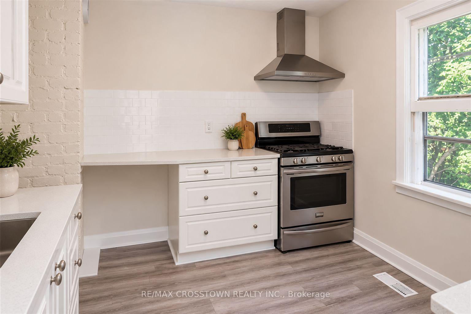 Photo 6 of Unit 1, 64 Bleeker Street, Orillia — HOMEH