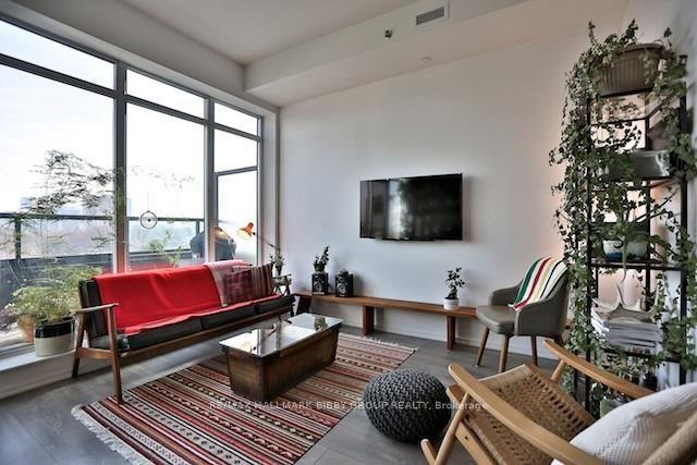 Photo 4 of Unit 604, 783 Bathurst Street, Toronto, University — HOMEH