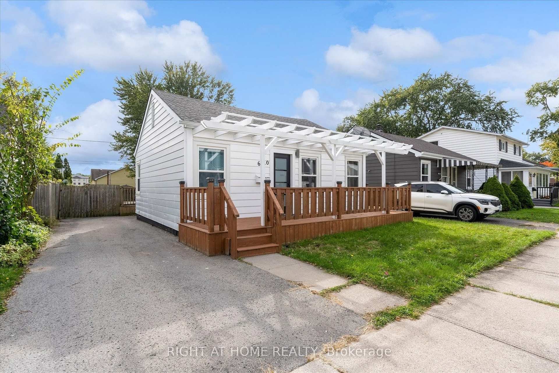 Photo 2 of 6310 Skinner Street, Niagara Falls, Arad/Fallsview — HOMEH