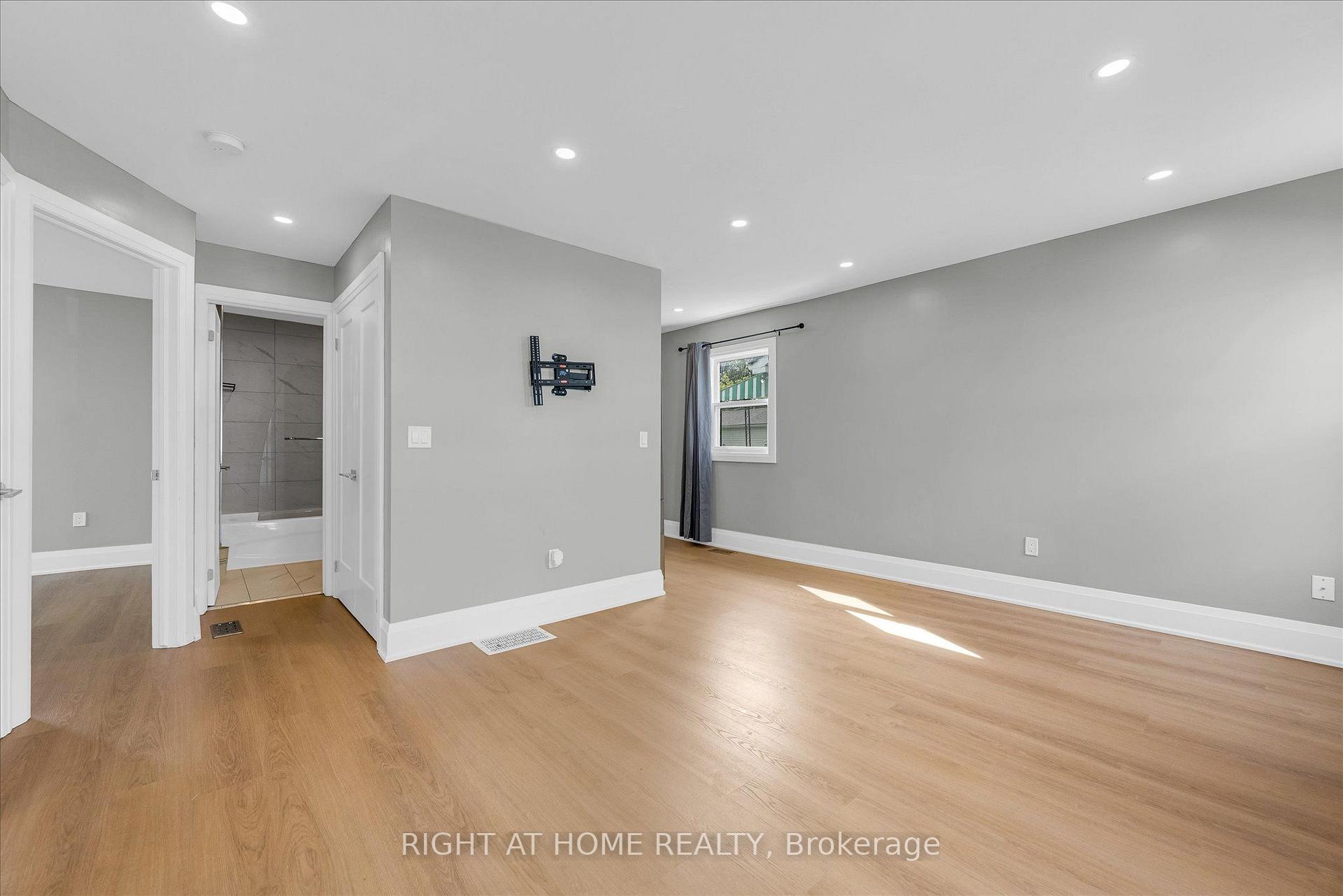 Photo 6 of 6310 Skinner Street, Niagara Falls, Arad/Fallsview — HOMEH