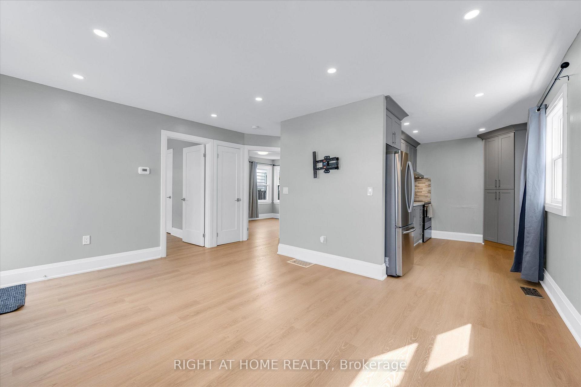 Photo 7 of 6310 Skinner Street, Niagara Falls, Arad/Fallsview — HOMEH