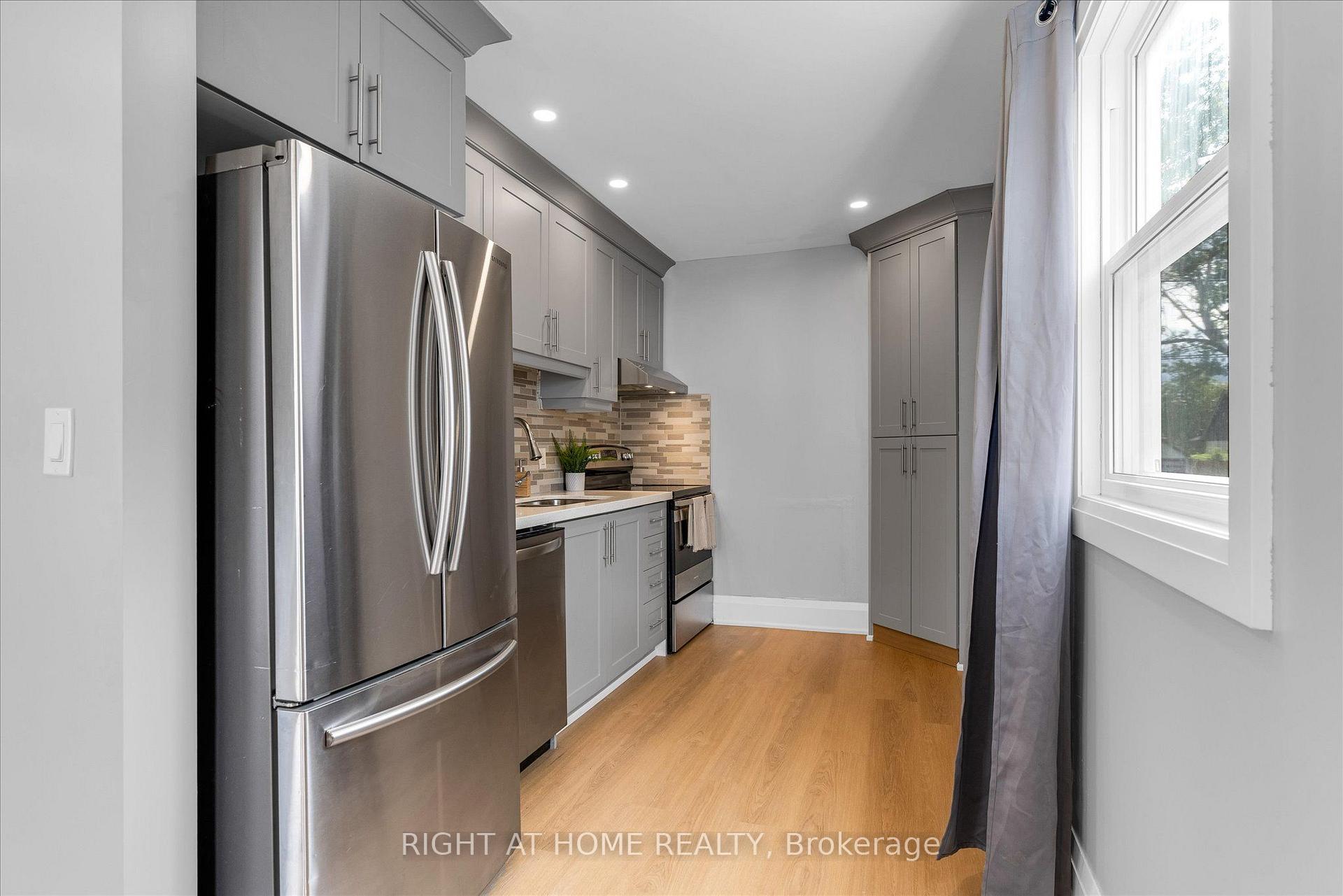Photo 8 of 6310 Skinner Street, Niagara Falls, Arad/Fallsview — HOMEH