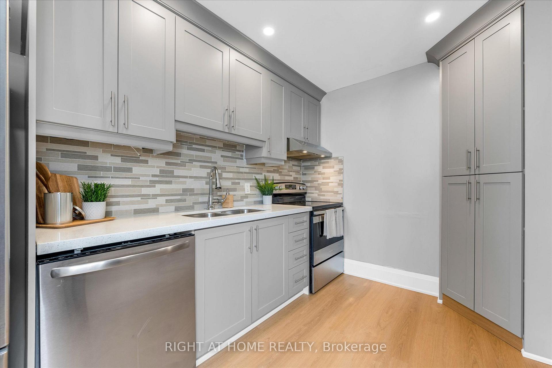 Photo 9 of 6310 Skinner Street, Niagara Falls, Arad/Fallsview — HOMEH