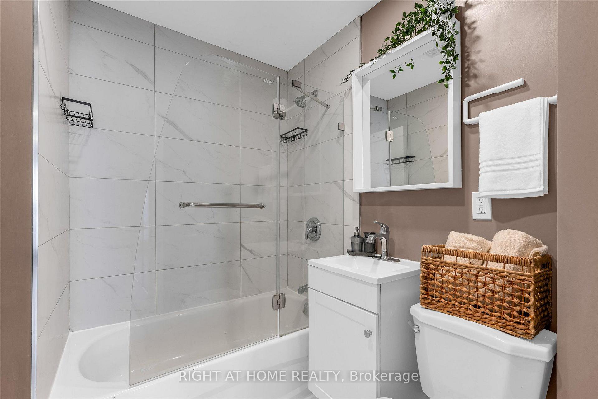 Photo 17 of 6310 Skinner Street, Niagara Falls, Arad/Fallsview — HOMEH