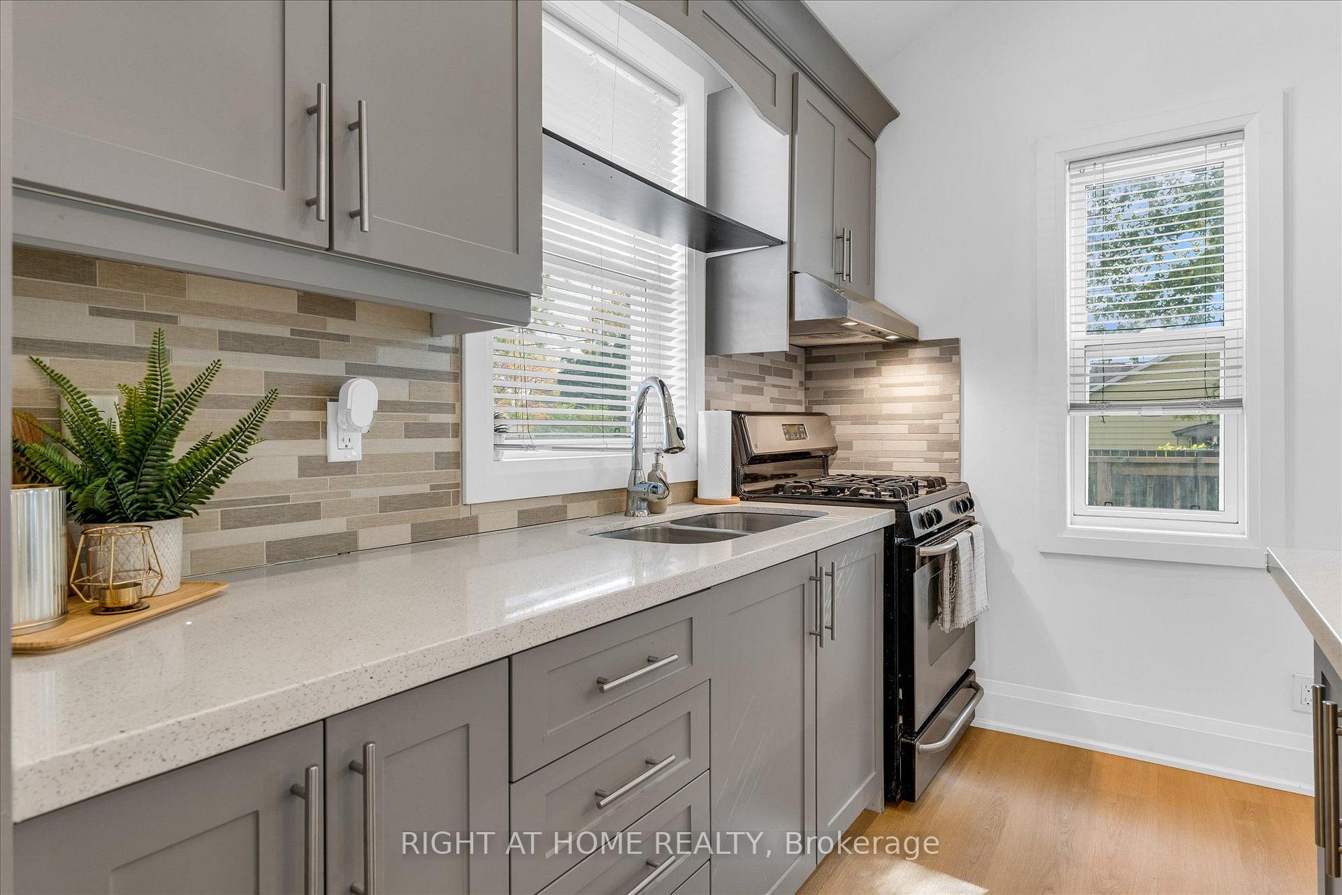 Photo 19 of 6310 Skinner Street, Niagara Falls, Arad/Fallsview — HOMEH