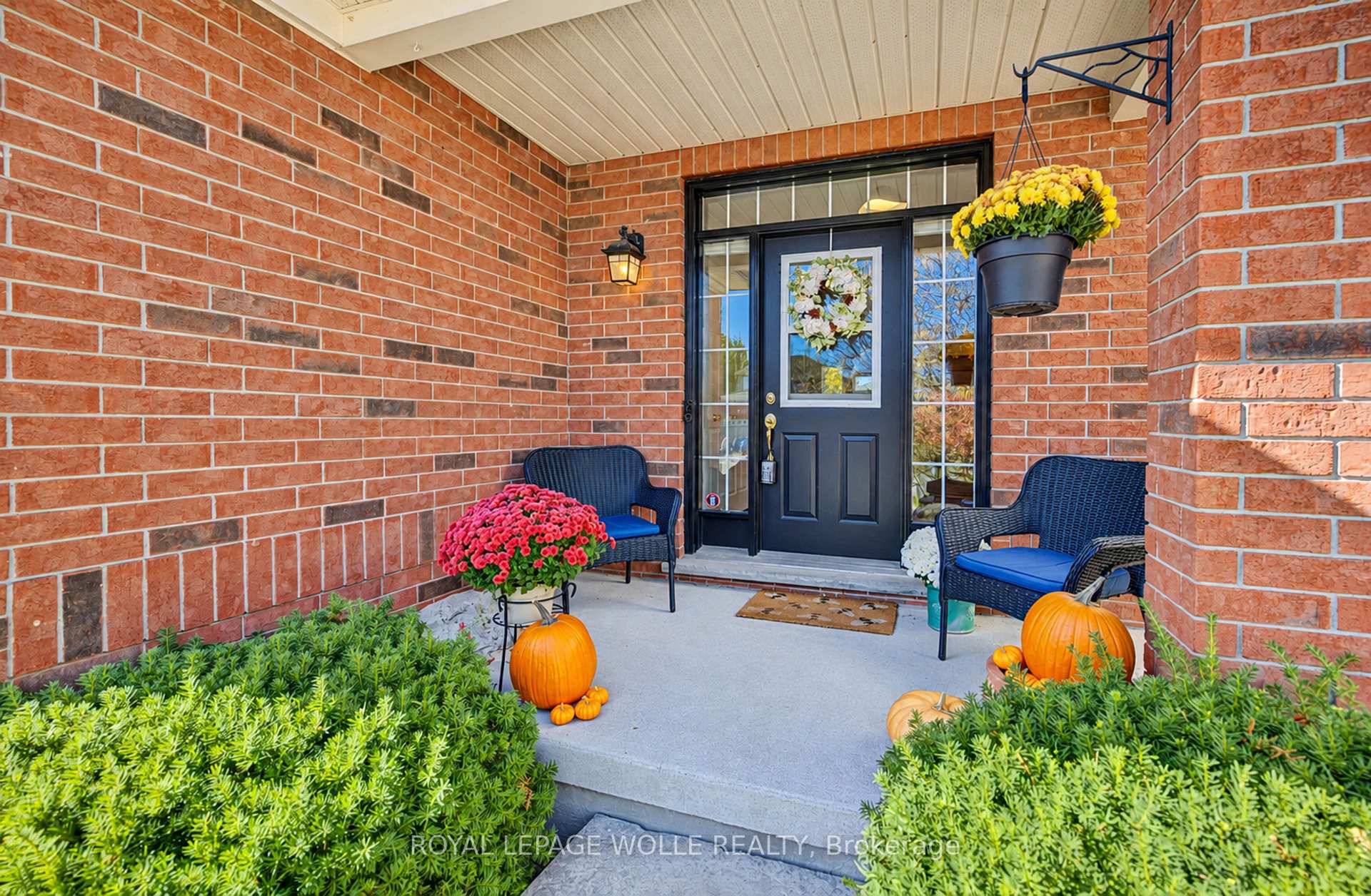 Photo 4 of 410 Sandy Cove Crescent, Waterloo, Eastbridge — HOMEH