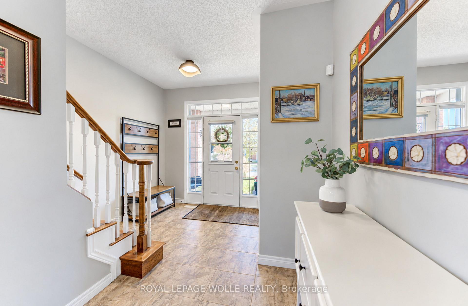 Photo 6 of 410 Sandy Cove Crescent, Waterloo, Eastbridge — HOMEH