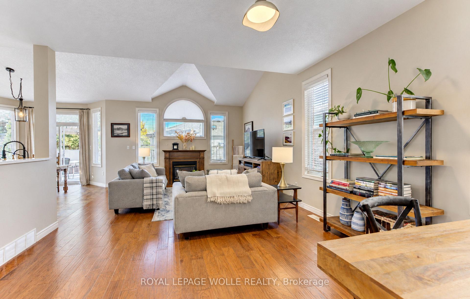 Photo 8 of 410 Sandy Cove Crescent, Waterloo, Eastbridge — HOMEH