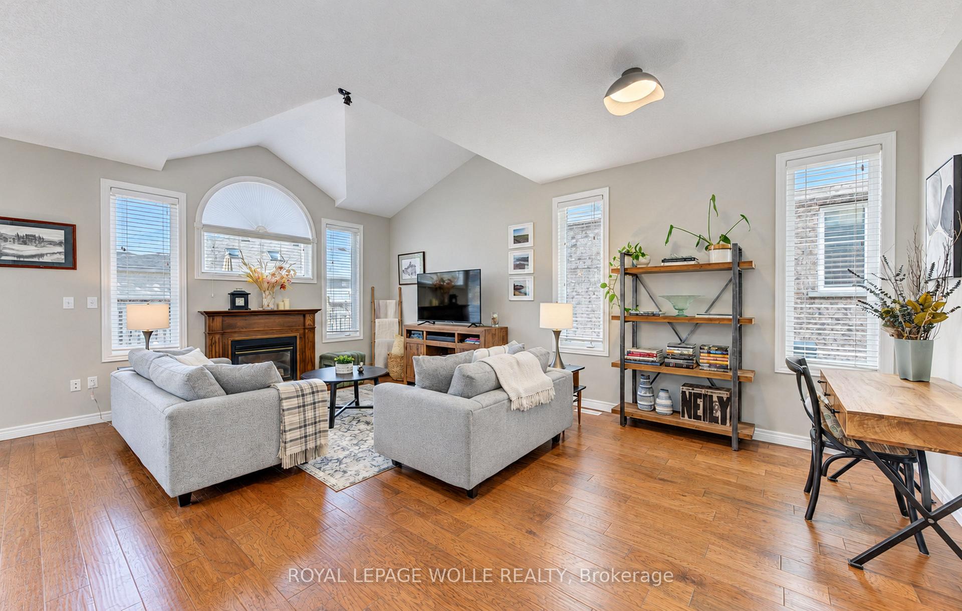 Photo 9 of 410 Sandy Cove Crescent, Waterloo, Eastbridge — HOMEH