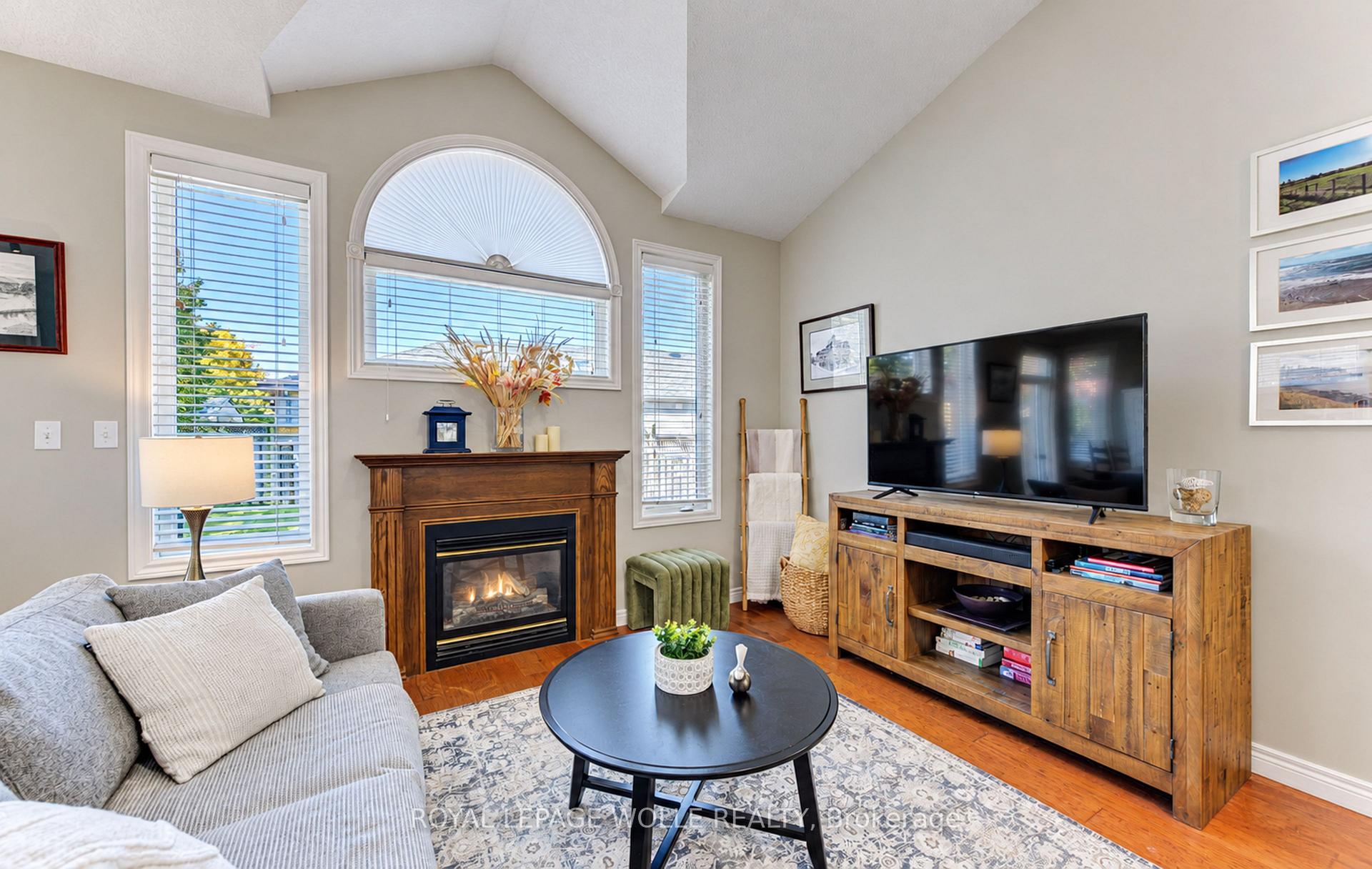 Photo 11 of 410 Sandy Cove Crescent, Waterloo, Eastbridge — HOMEH