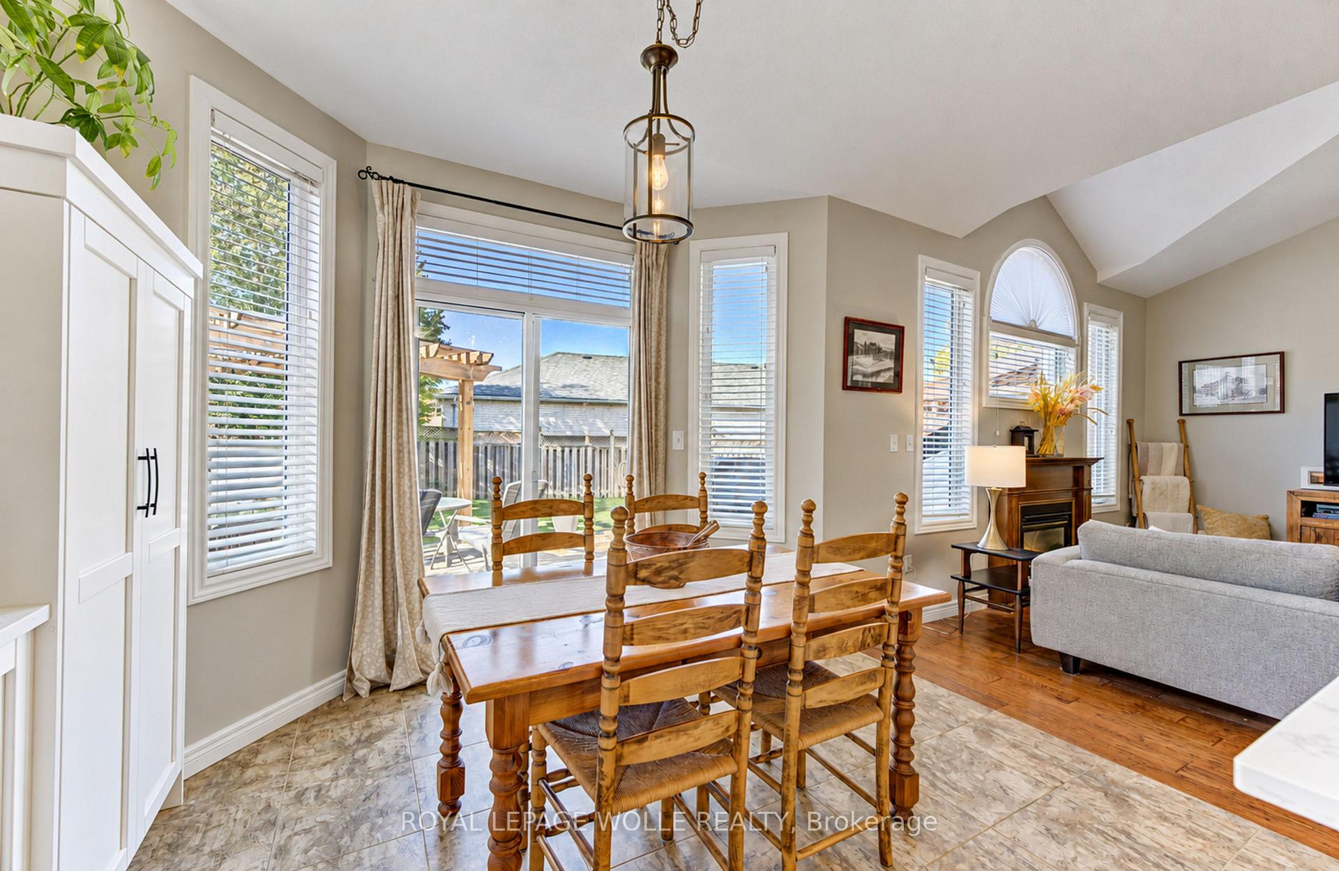 Photo 14 of 410 Sandy Cove Crescent, Waterloo, Eastbridge — HOMEH