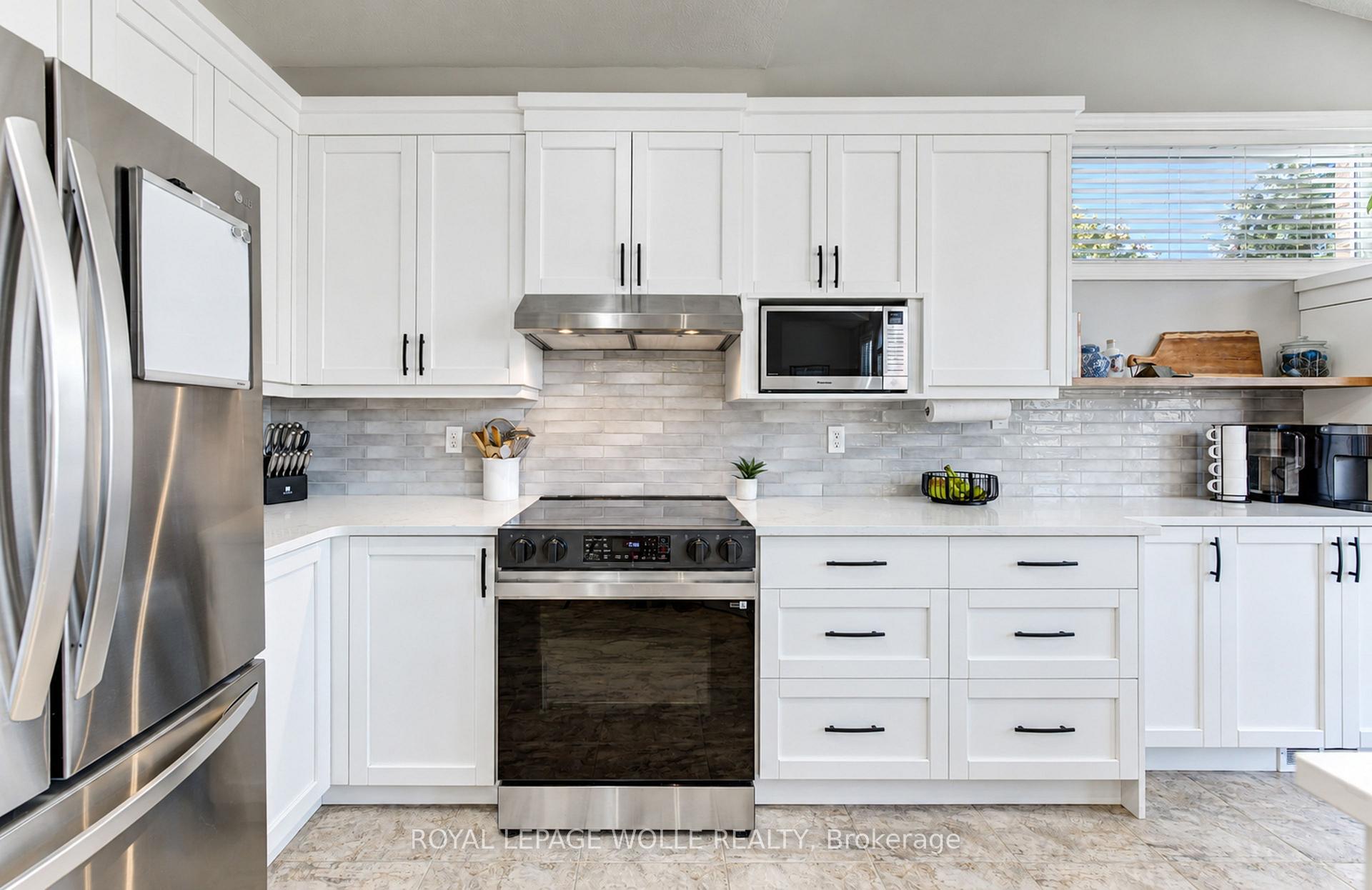 Photo 19 of 410 Sandy Cove Crescent, Waterloo, Eastbridge — HOMEH