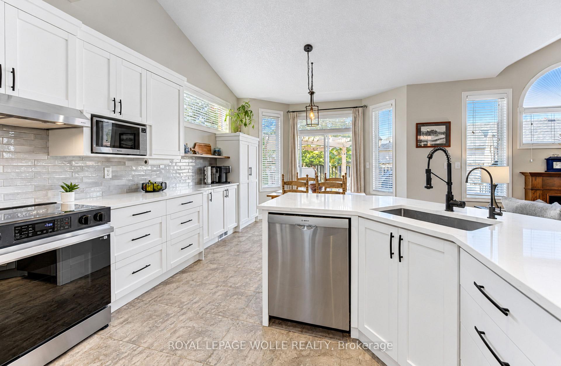 Photo 21 of 410 Sandy Cove Crescent, Waterloo, Eastbridge — HOMEH