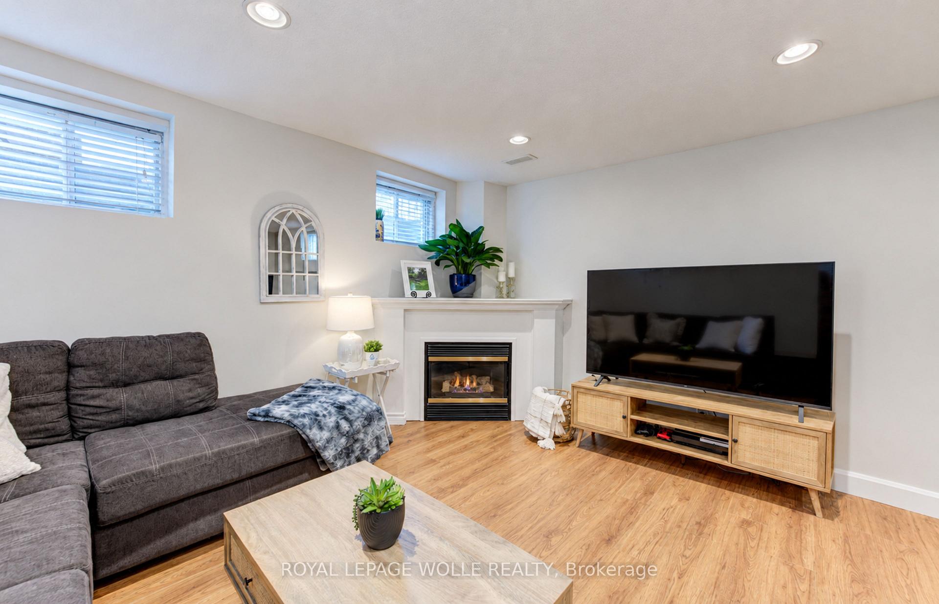 Photo 33 of 410 Sandy Cove Crescent, Waterloo, Eastbridge — HOMEH