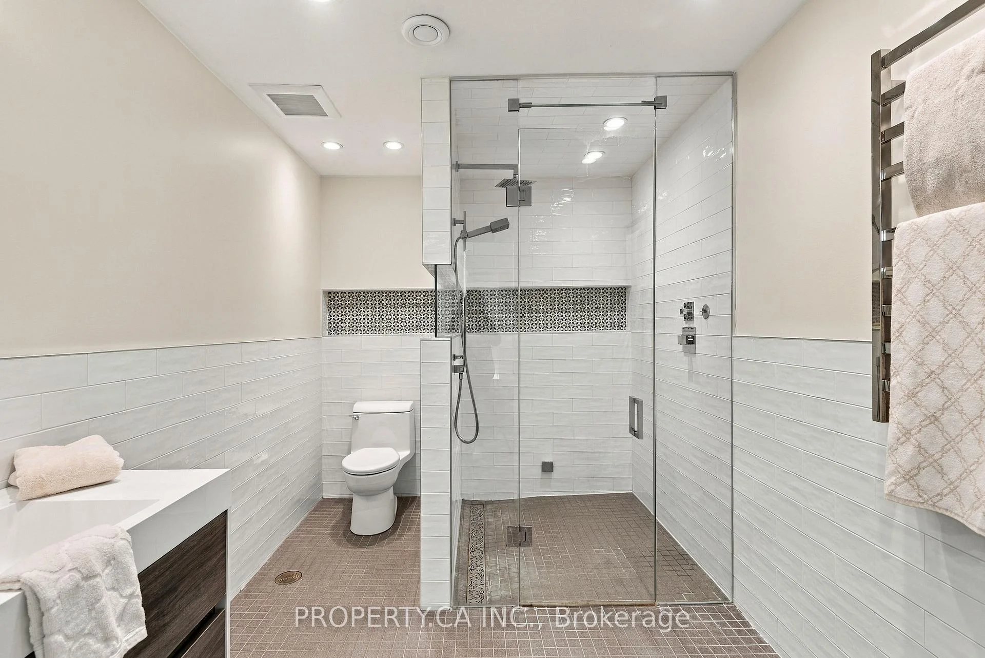 Photo 28 of 67 Rossburn Drive, Etobicoke, Etobicoke West Mall — HOMEH