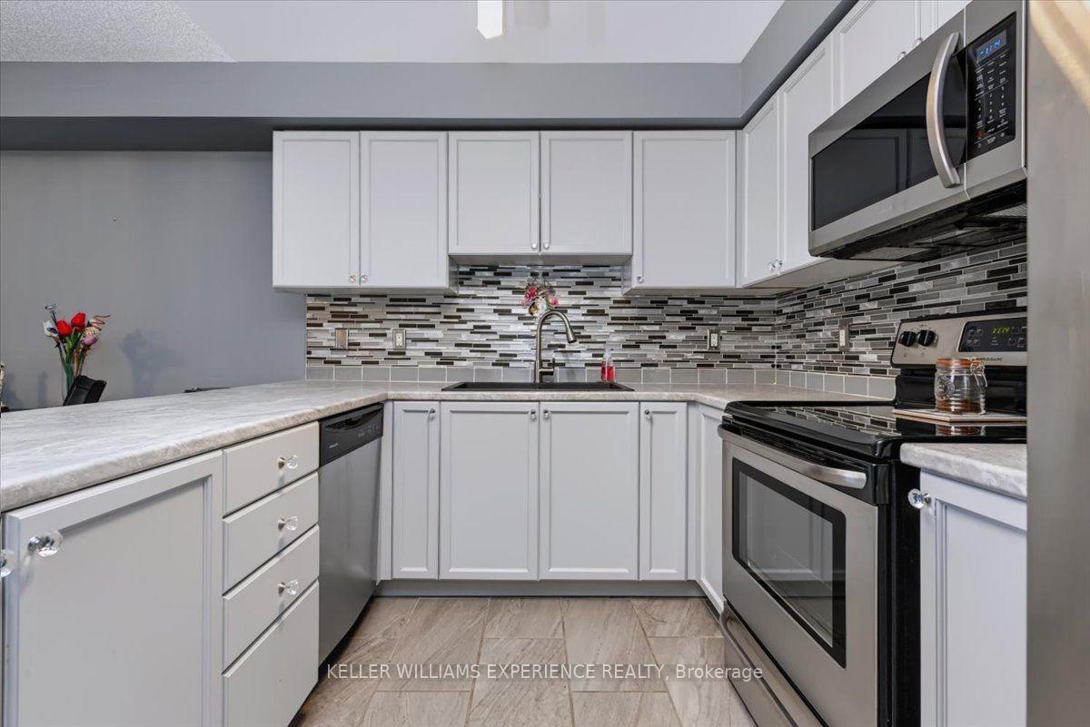 Photo 3 of Unit 13, 137 Sydenham Wells, Barrie, Georgian Drive — HOMEH