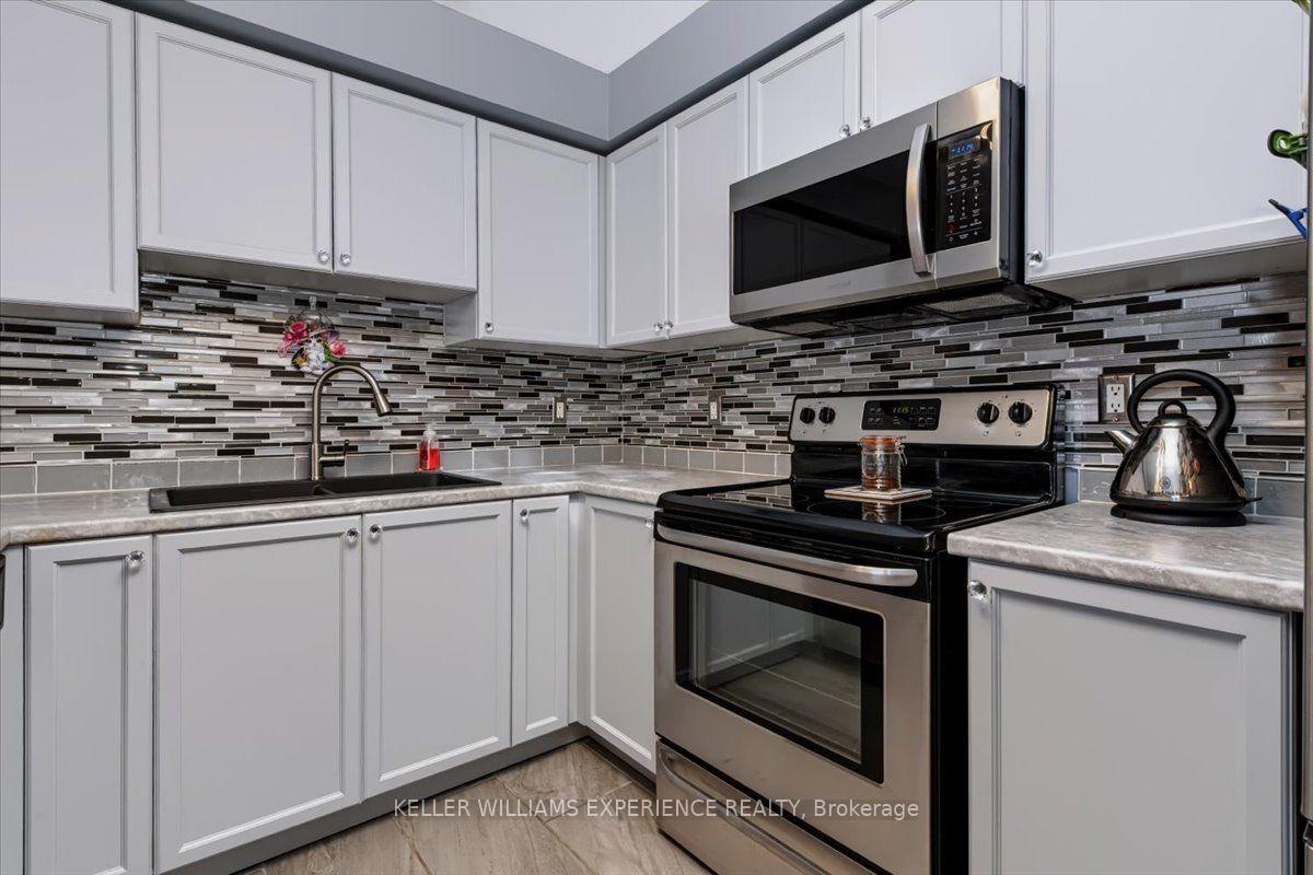 Photo 5 of Unit 13, 137 Sydenham Wells, Barrie, Georgian Drive — HOMEH