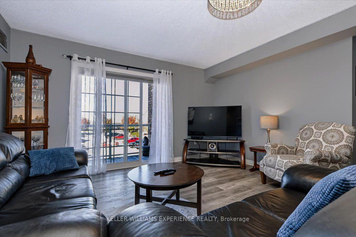 Photo 8 of Unit 13, 137 Sydenham Wells, Barrie, Georgian Drive — HOMEH