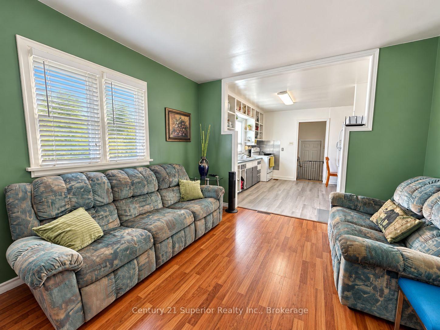 Photo 13 of 609 Van Norman Street, Thunder Bay, College Heights — HOMEH