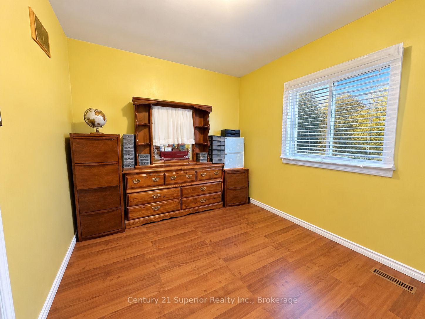 Photo 16 of 609 Van Norman Street, Thunder Bay, College Heights — HOMEH
