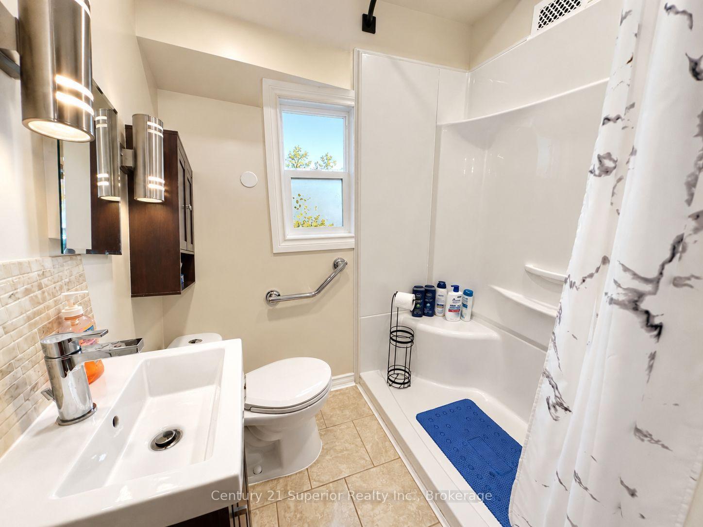 Photo 19 of 609 Van Norman Street, Thunder Bay, College Heights — HOMEH