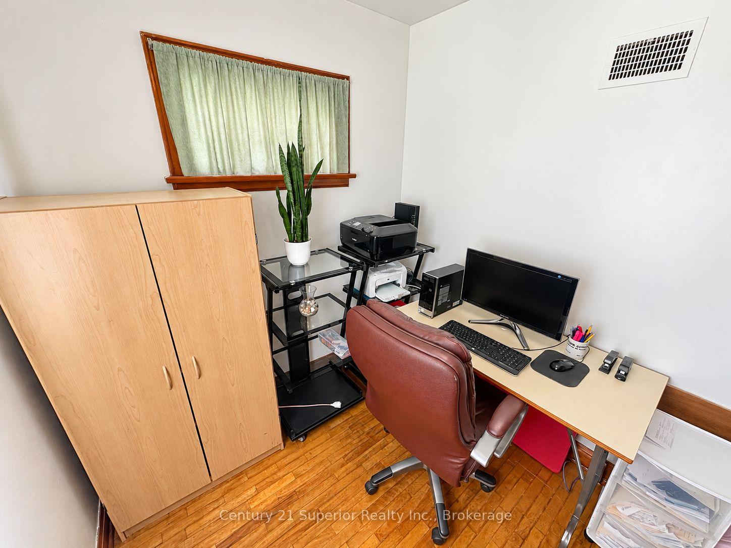 Photo 21 of 609 Van Norman Street, Thunder Bay, College Heights — HOMEH