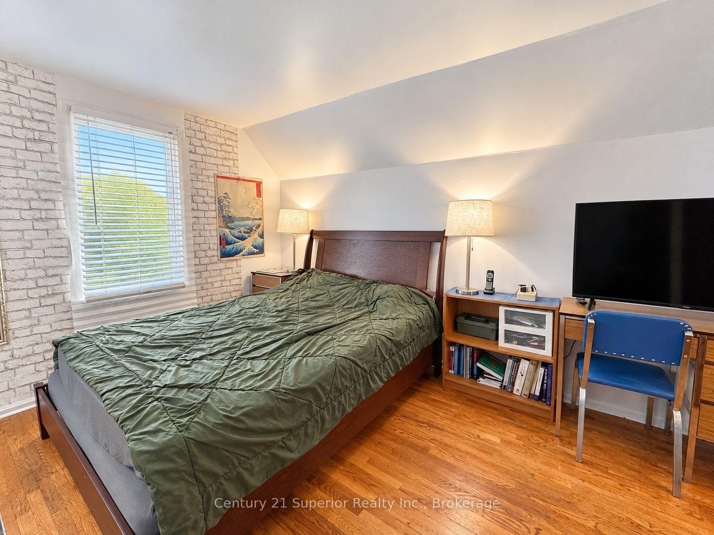 Photo 24 of 609 Van Norman Street, Thunder Bay, College Heights — HOMEH