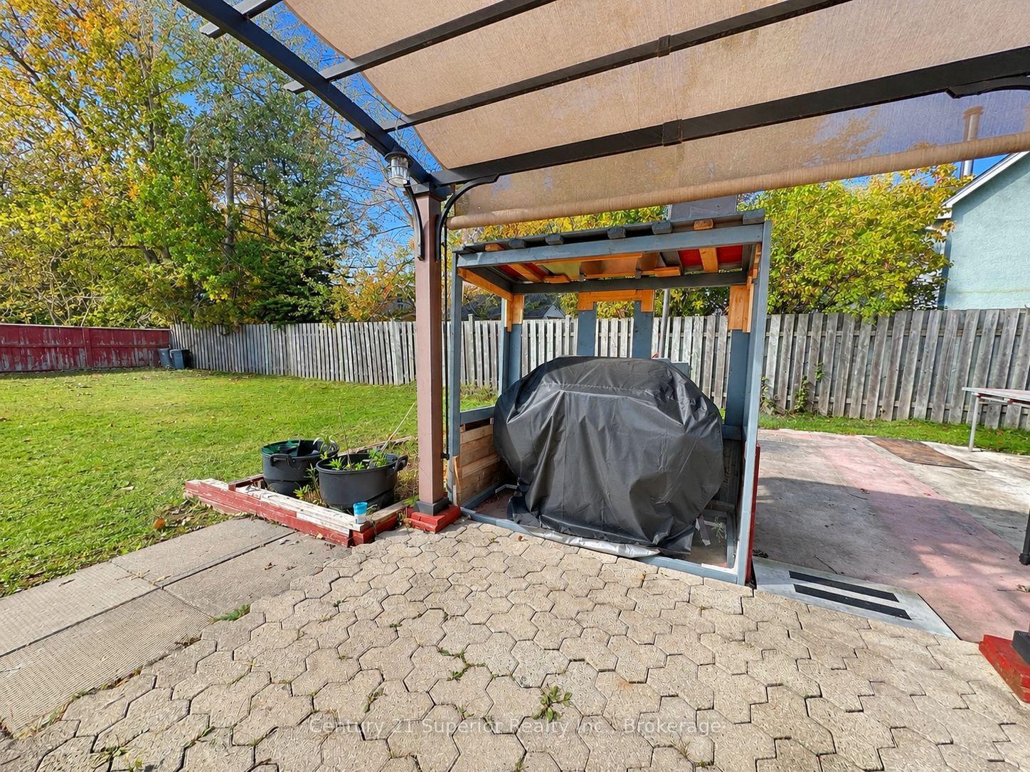 Photo 38 of 609 Van Norman Street, Thunder Bay, College Heights — HOMEH