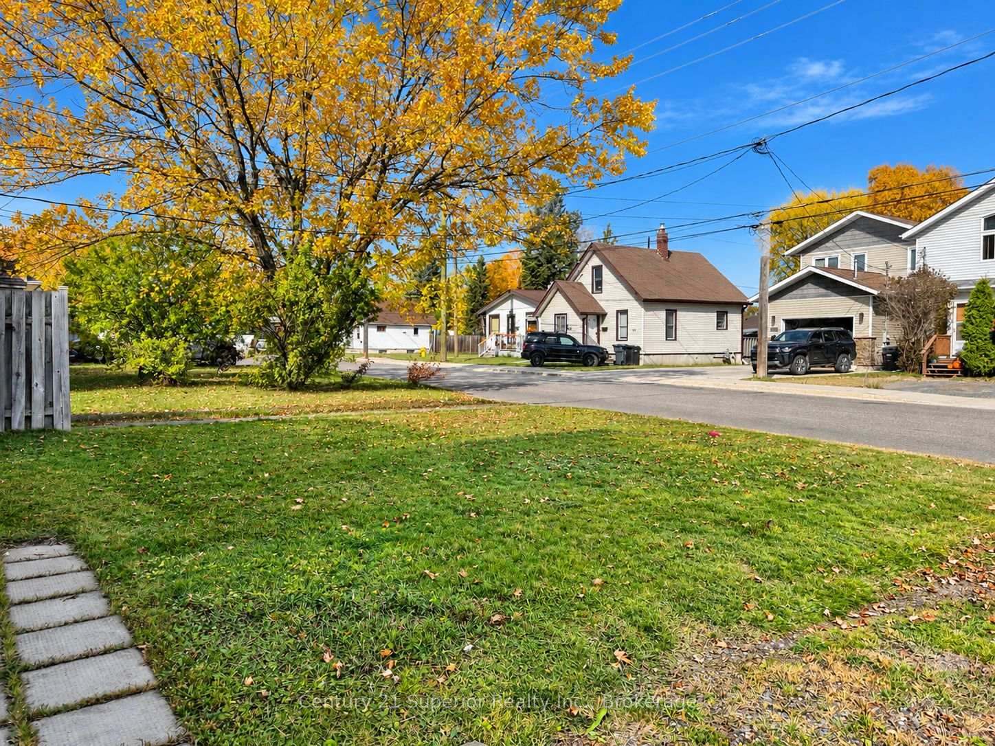 Photo 48 of 609 Van Norman Street, Thunder Bay, College Heights — HOMEH