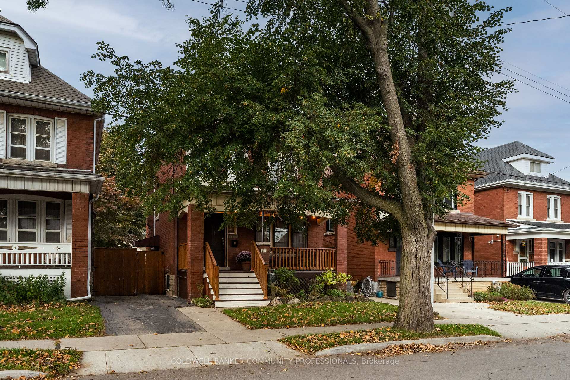 Photo 3 of 82 Province Street S, Hamilton, Delta — HOMEH