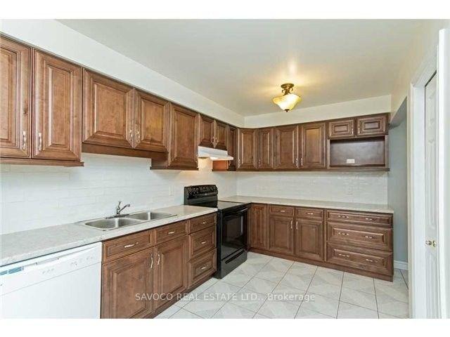 Photo 5 of 161 Dicenzo Drive, Hamilton, Greeningdon — HOMEH