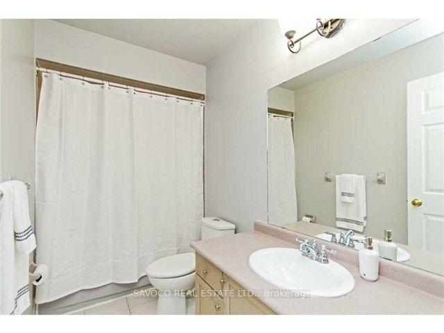 Photo 13 of 161 Dicenzo Drive, Hamilton, Greeningdon — HOMEH