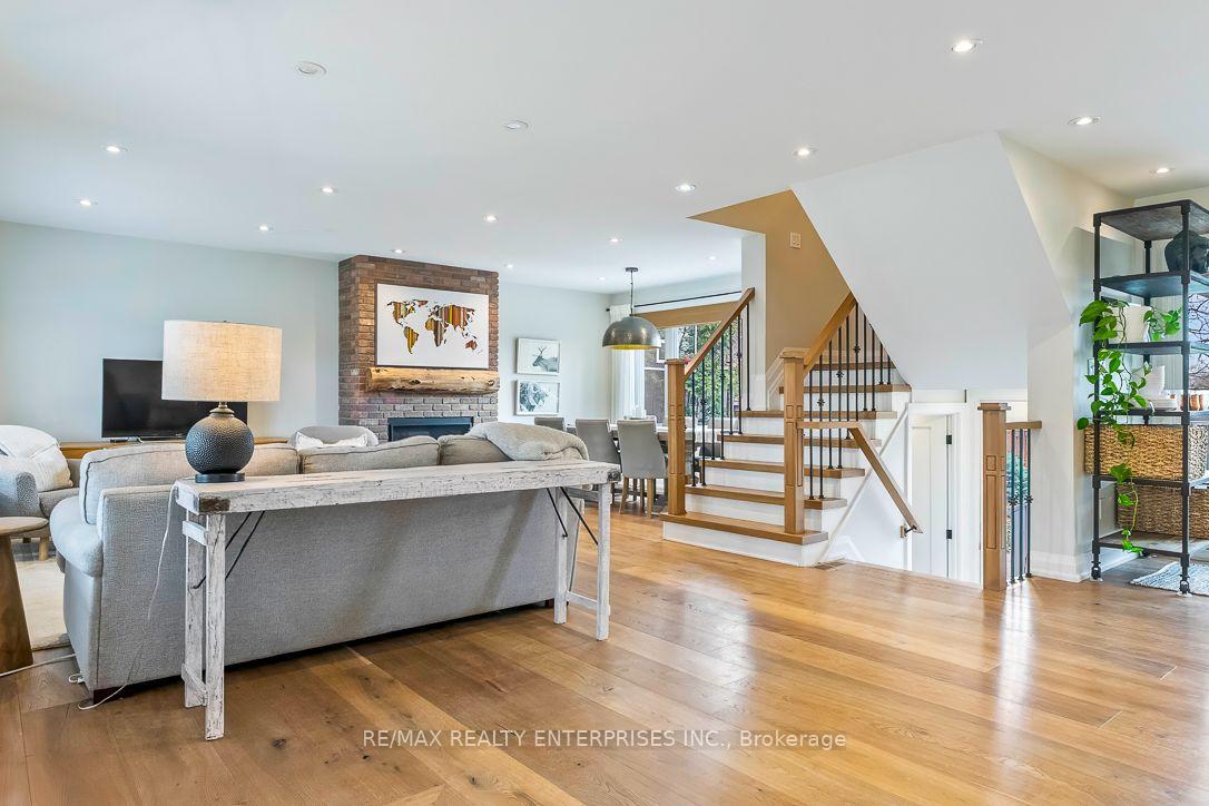 Photo 3 of 1491 Robillard Road, Mississauga, Clarkson — HOMEH