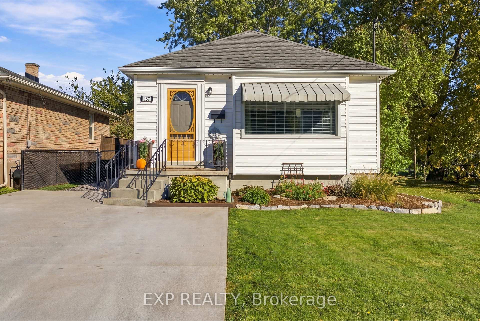 Photo 2 of 187 Bertie Street, Fort Erie, Central — HOMEH