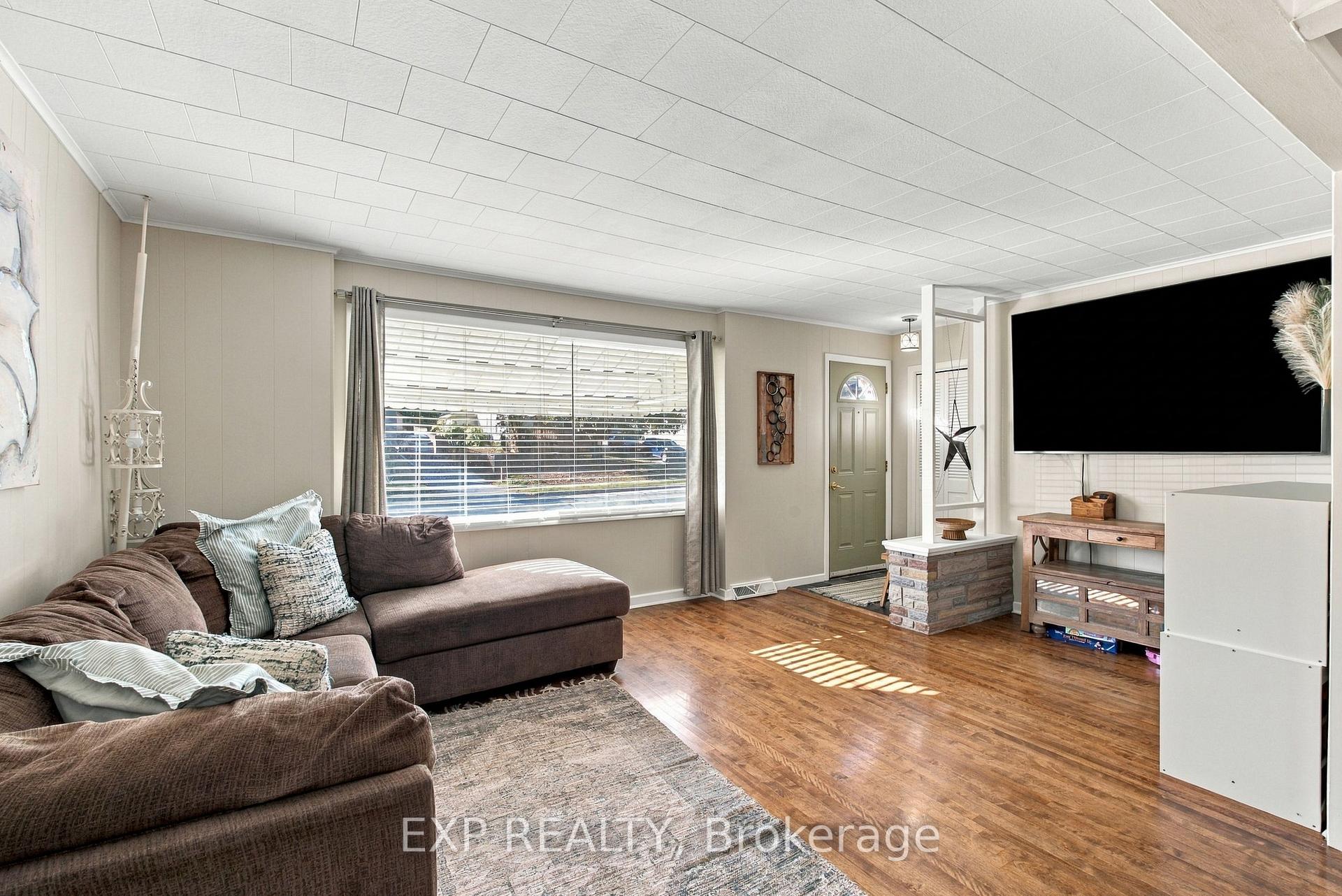 Photo 11 of 187 Bertie Street, Fort Erie, Central — HOMEH