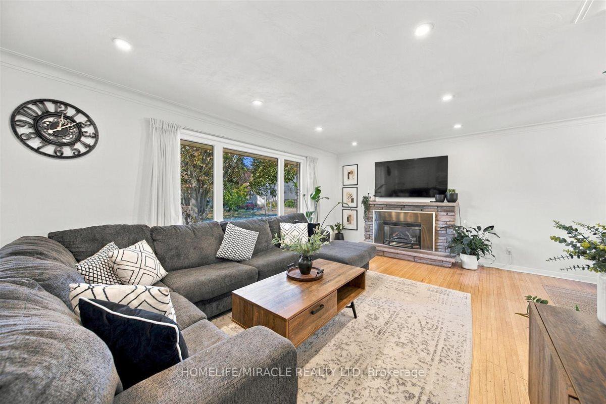 Photo 4 of 15 Meadow Road, Brantford, Greenbrier — HOMEH