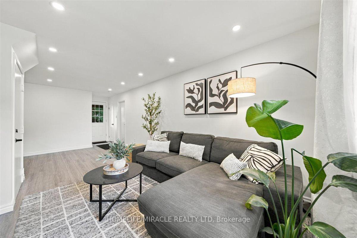 Photo 11 of 15 Meadow Road, Brantford, Greenbrier — HOMEH