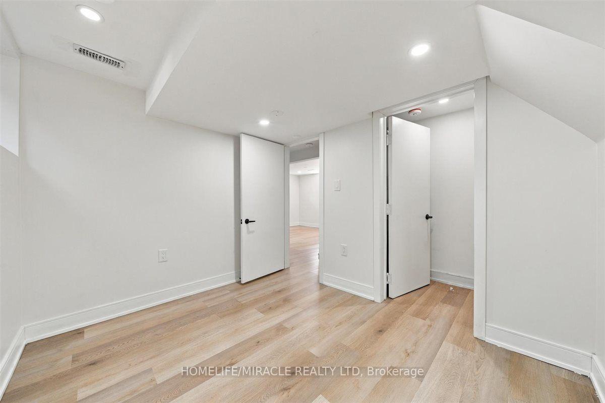 Photo 15 of 15 Meadow Road, Brantford, Greenbrier — HOMEH