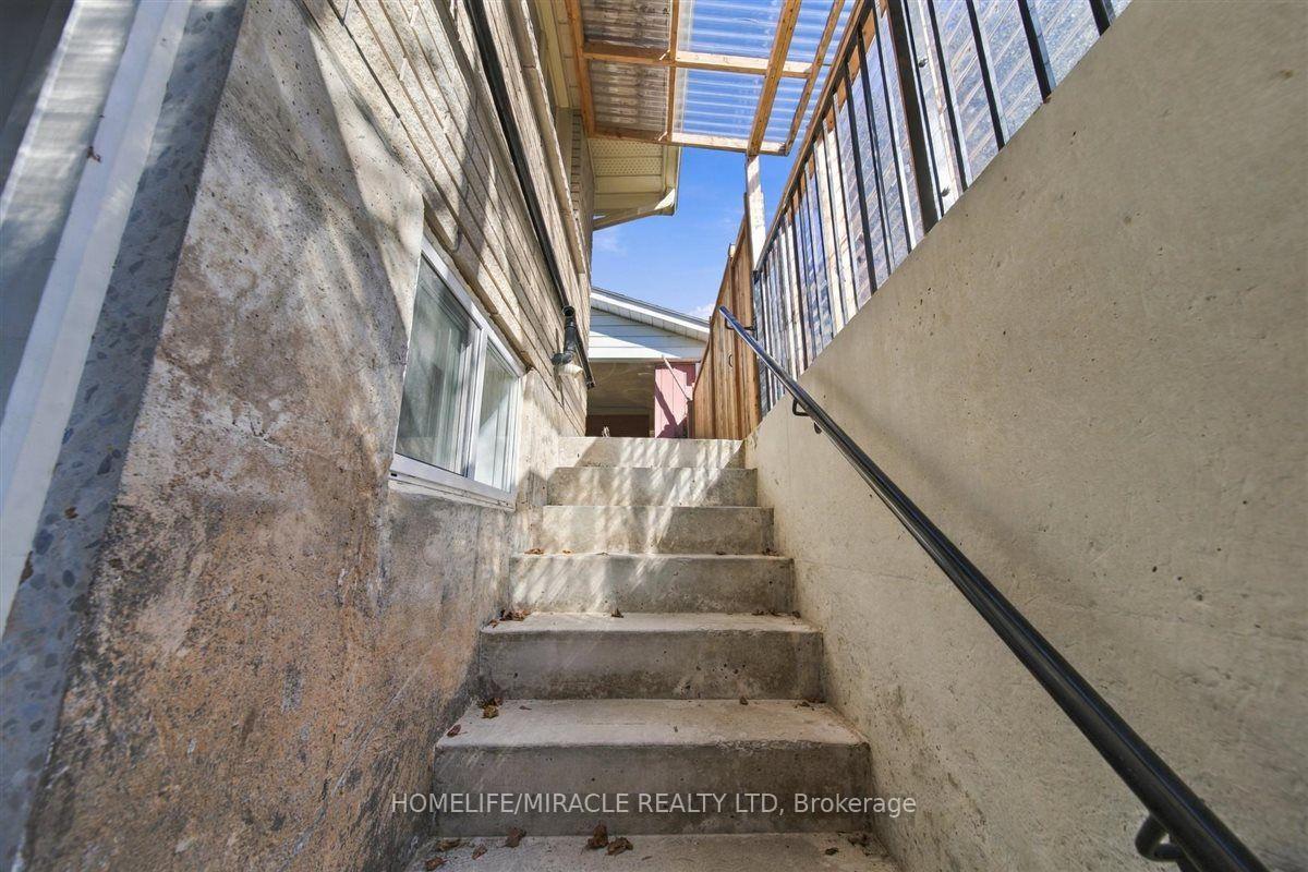 Photo 20 of 15 Meadow Road, Brantford, Greenbrier — HOMEH