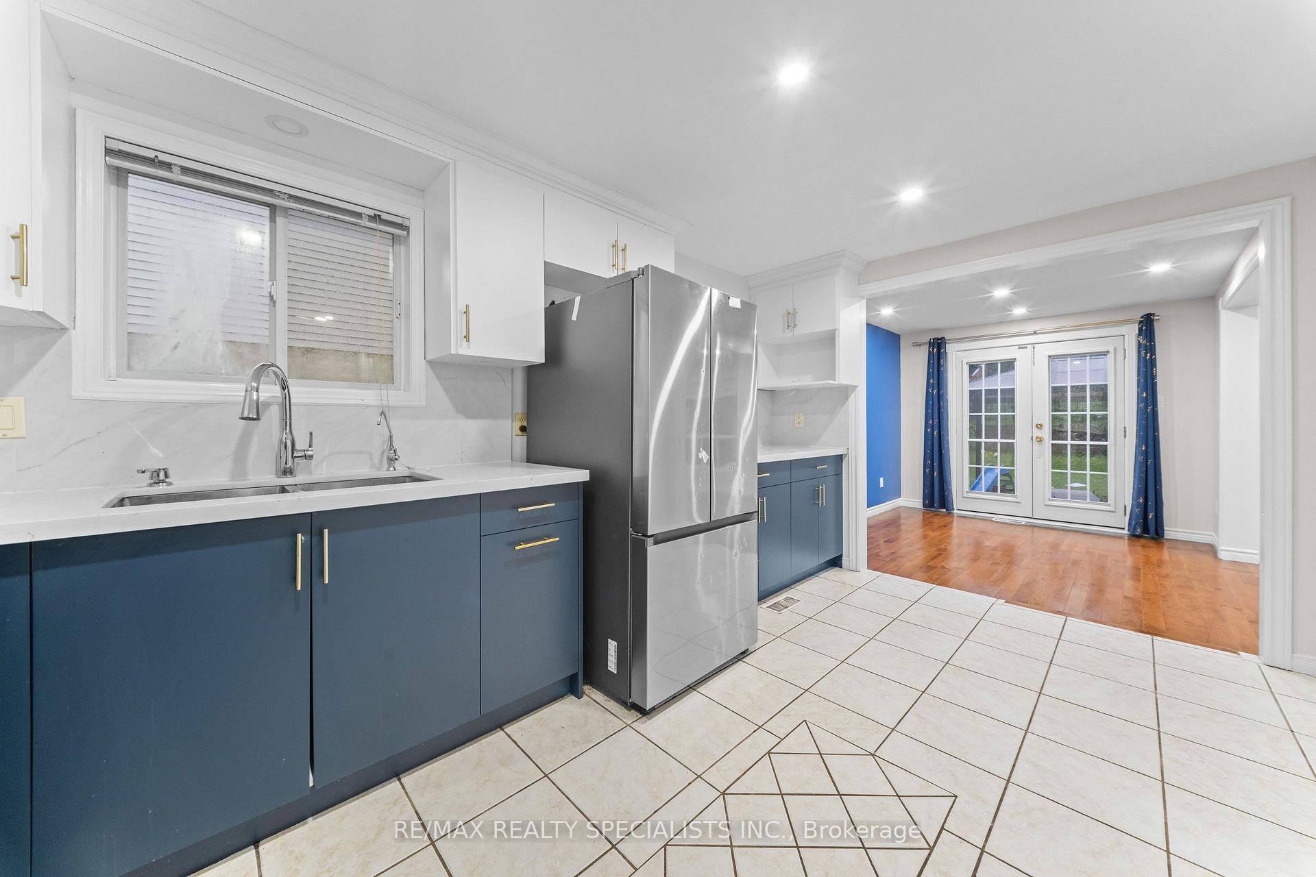 Photo 15 of 110 Steeles Crescent, Cambridge — HOMEH