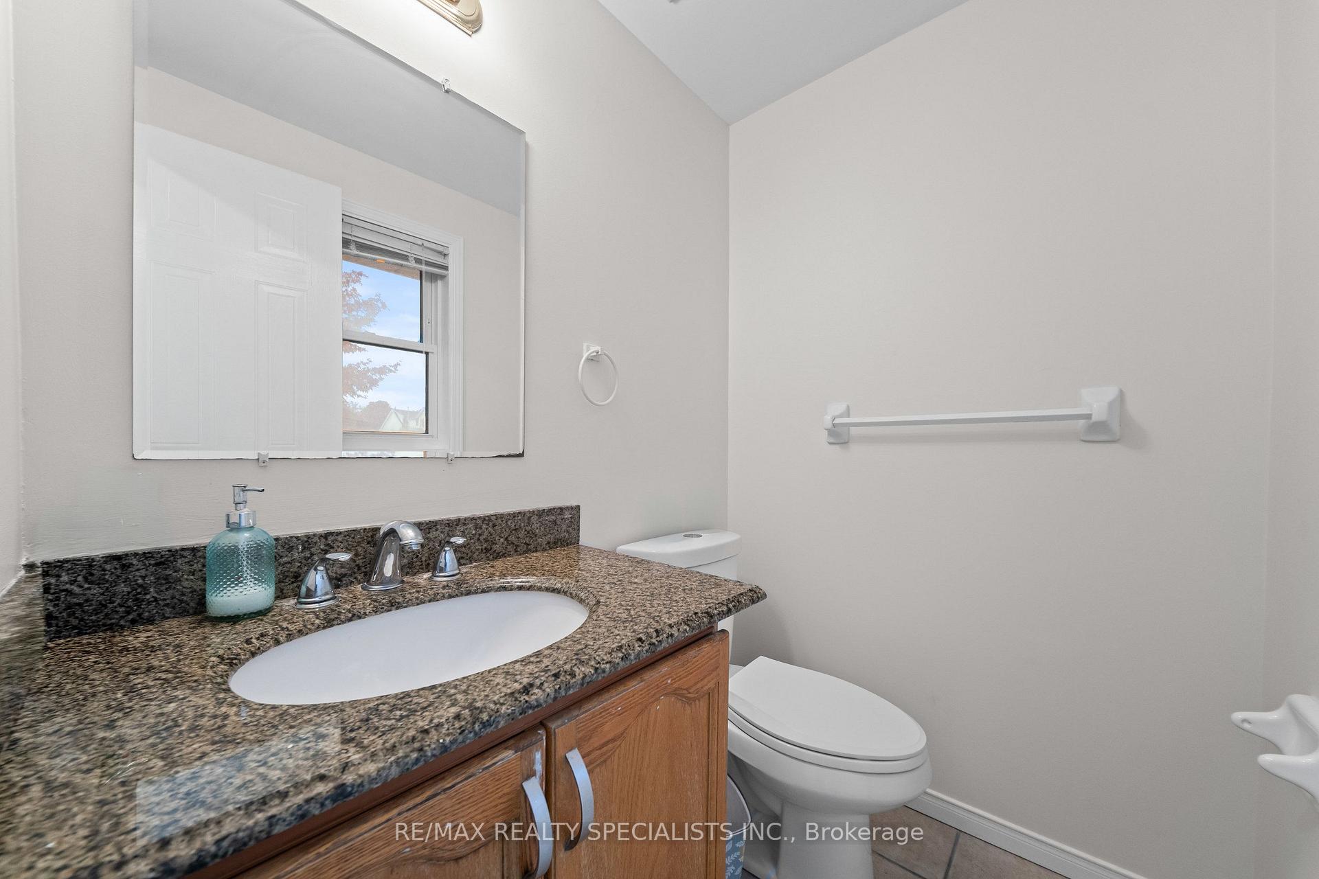 Photo 17 of 110 Steeles Crescent, Cambridge — HOMEH