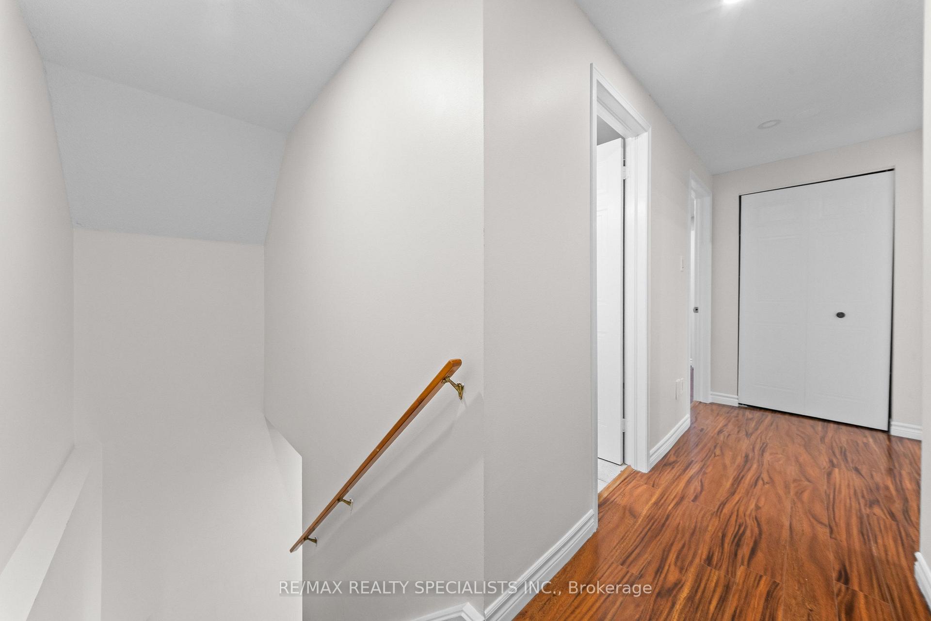 Photo 18 of 110 Steeles Crescent, Cambridge — HOMEH