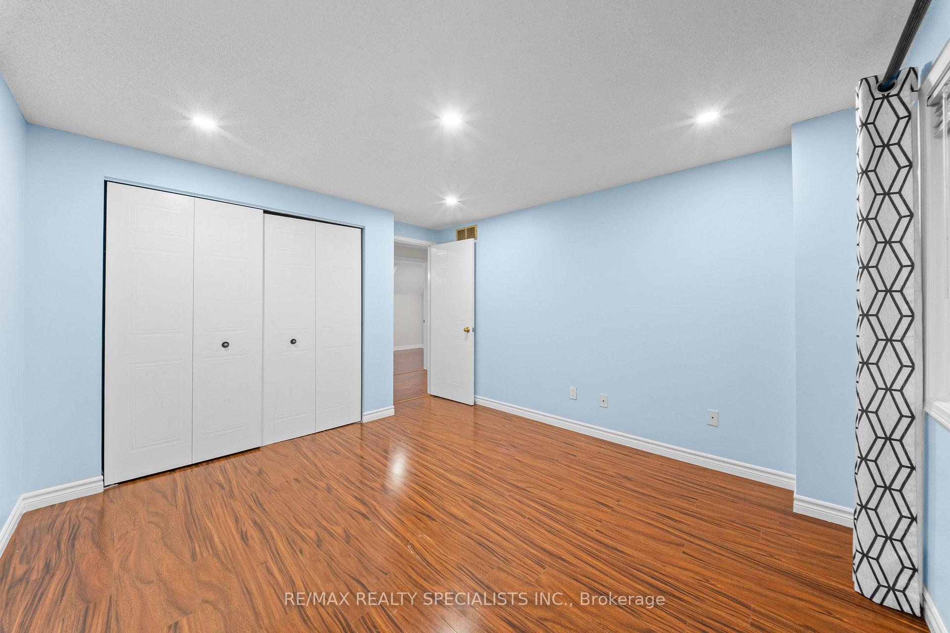 Photo 21 of 110 Steeles Crescent, Cambridge — HOMEH