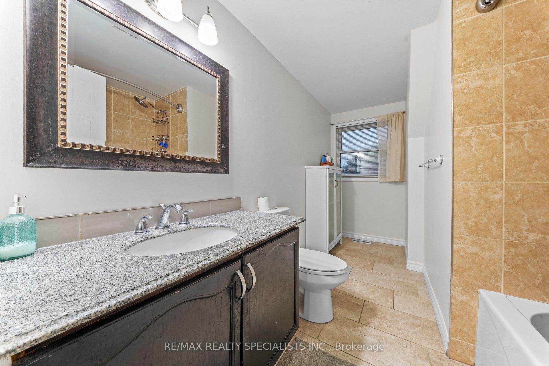 Photo 22 of 110 Steeles Crescent, Cambridge — HOMEH