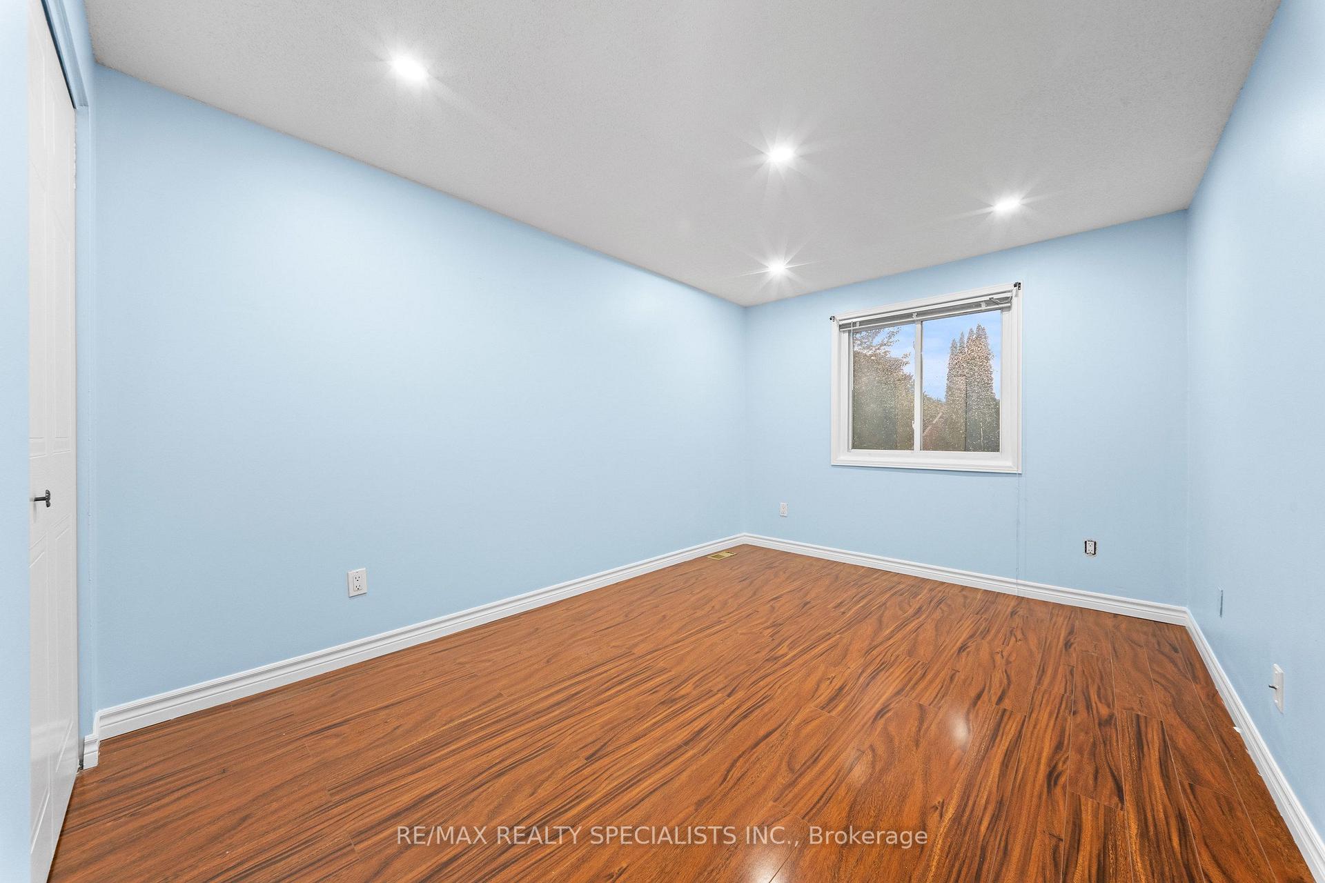 Photo 26 of 110 Steeles Crescent, Cambridge — HOMEH