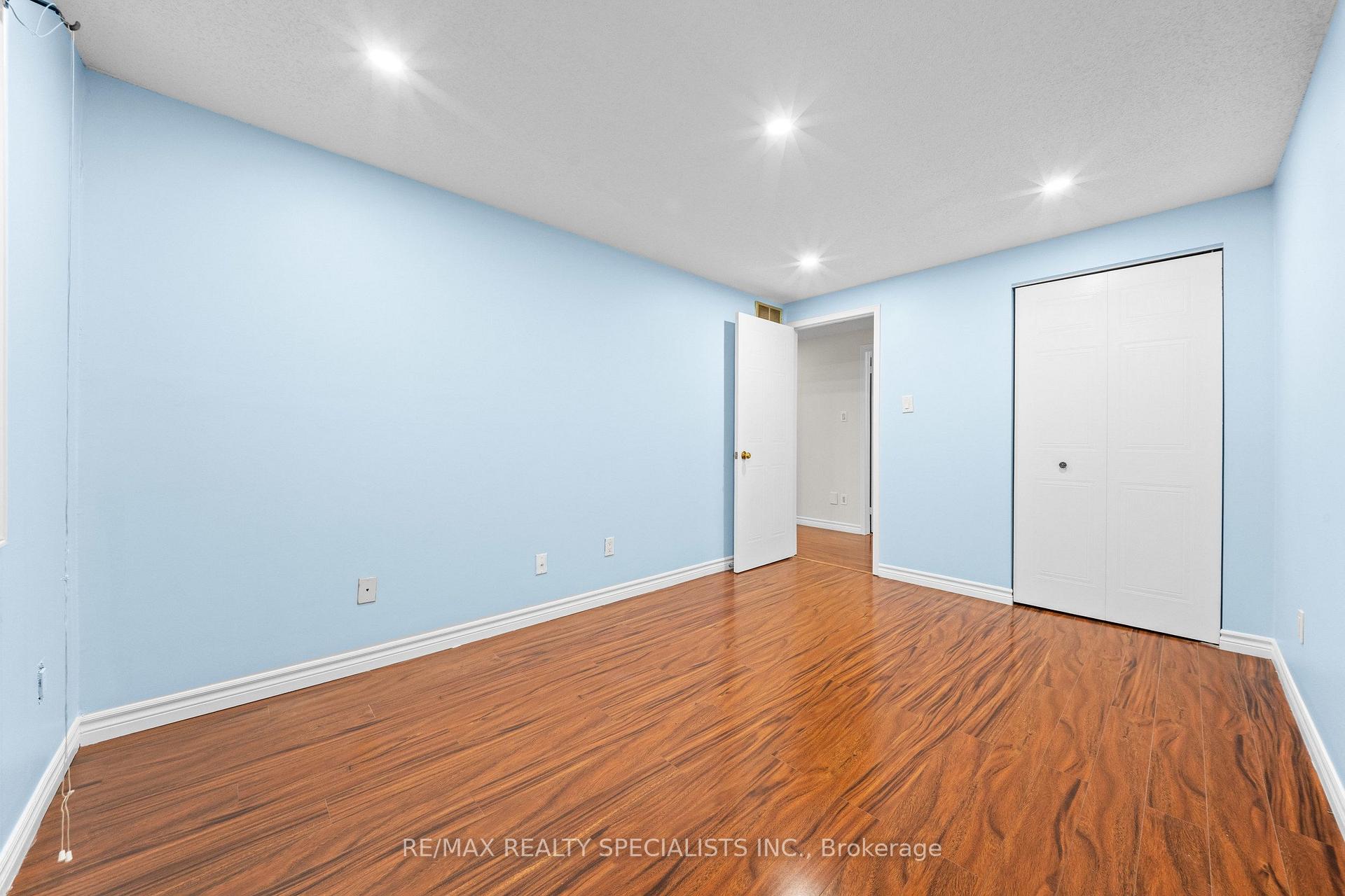 Photo 27 of 110 Steeles Crescent, Cambridge — HOMEH