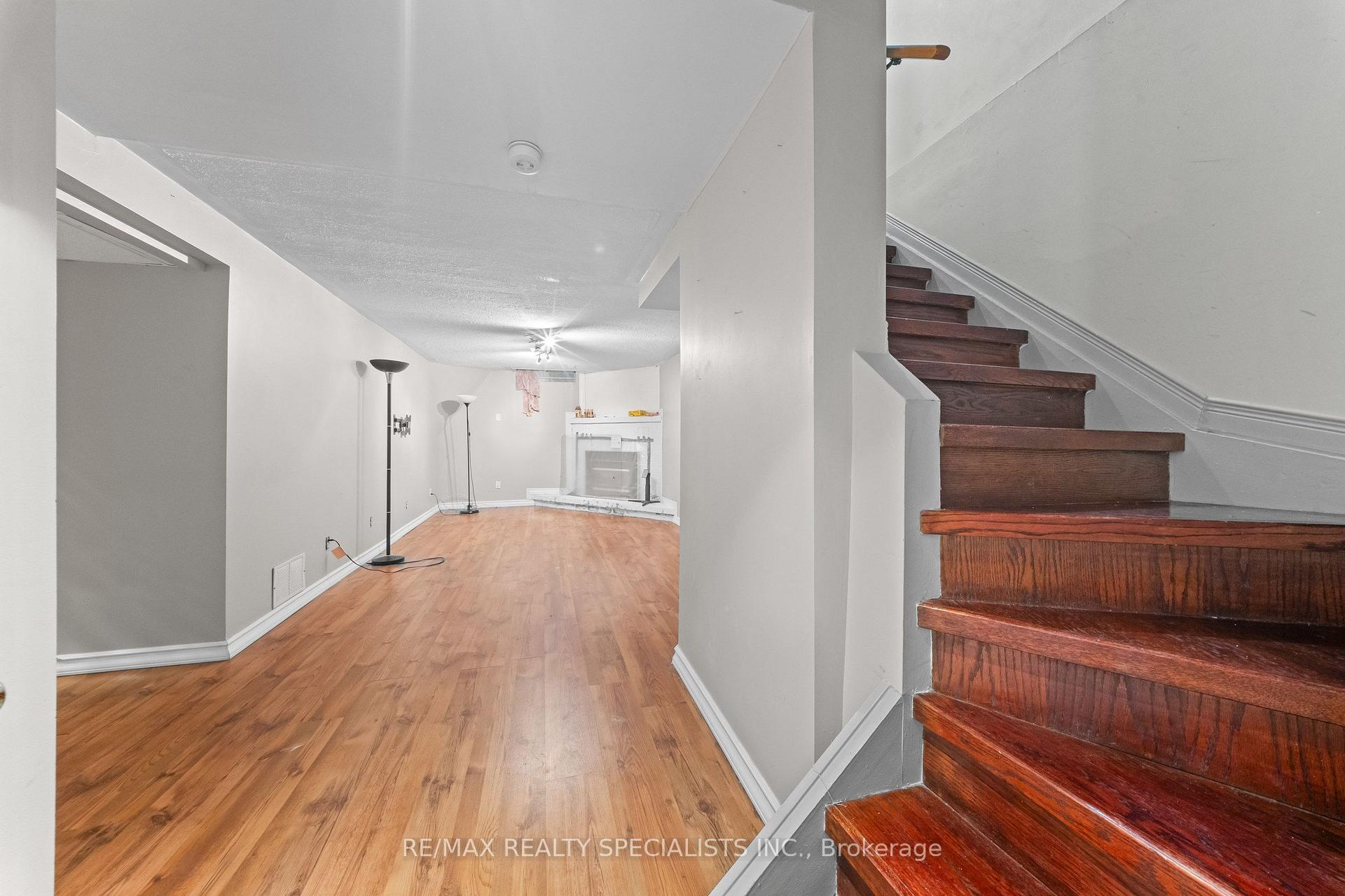 Photo 28 of 110 Steeles Crescent, Cambridge — HOMEH