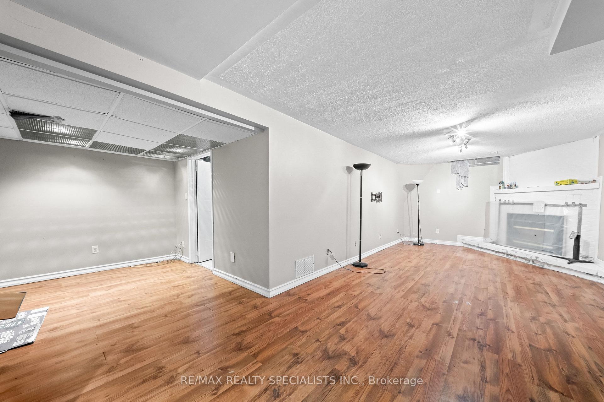 Photo 29 of 110 Steeles Crescent, Cambridge — HOMEH