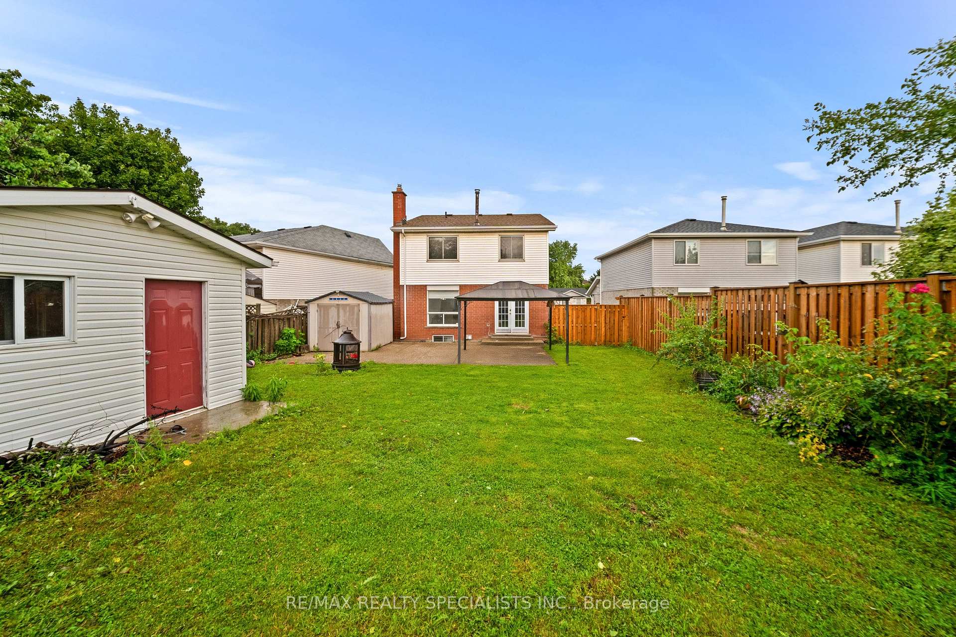 Photo 35 of 110 Steeles Crescent, Cambridge — HOMEH